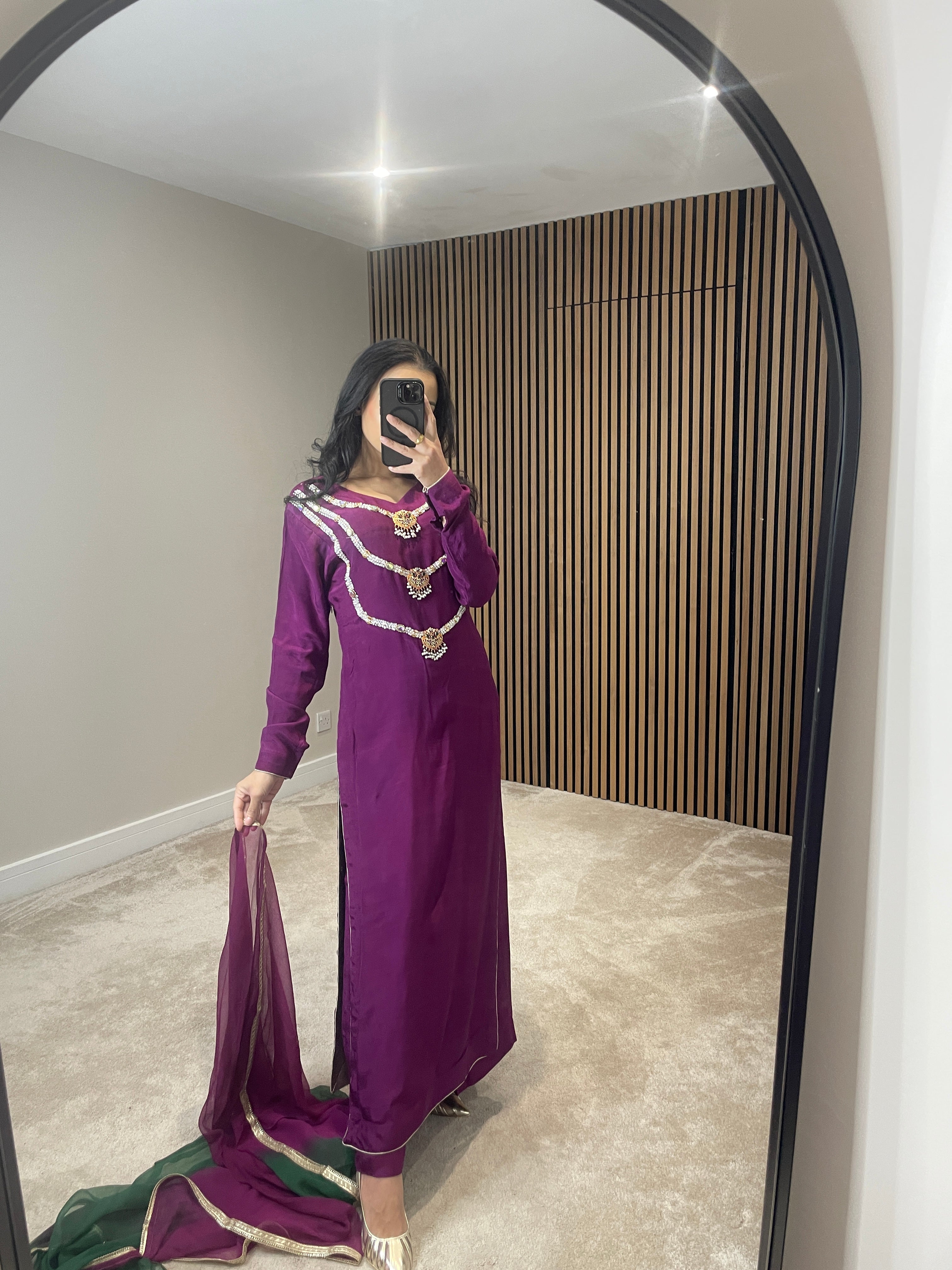 Mahjabeen Secondary image